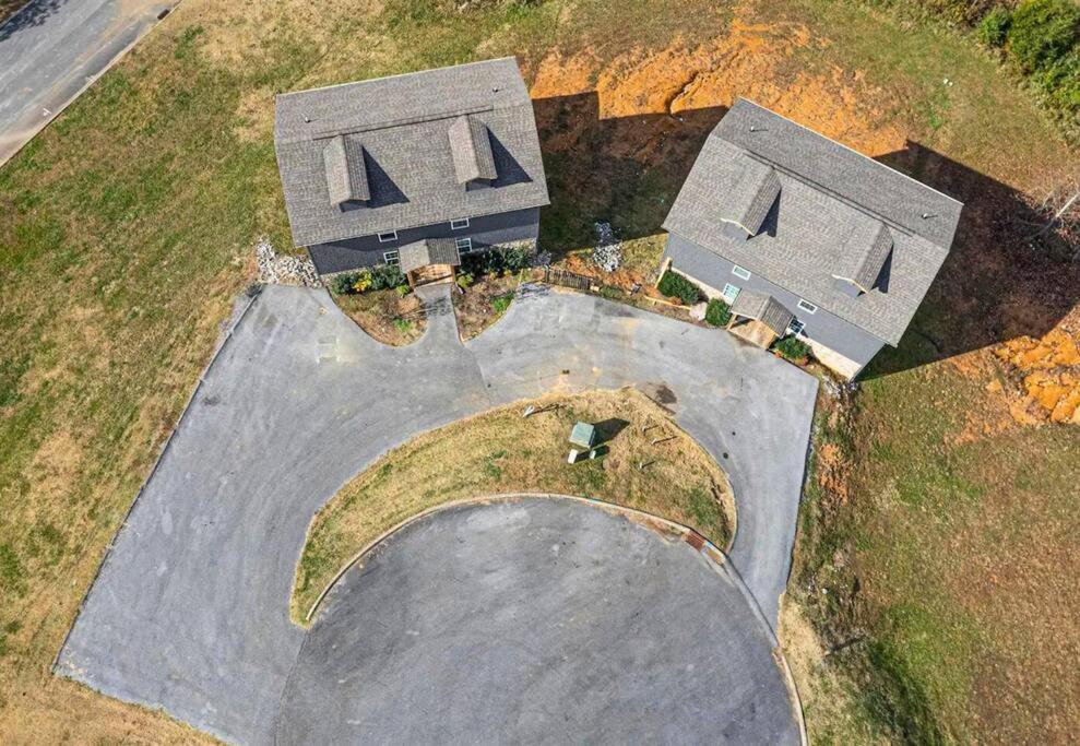 Willow Trace: Family Retreat, Hot Tub, Gaming! Pigeon Forge Bagian luar foto